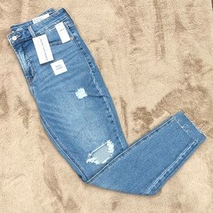 New with tags! Old Navy Rockstar Super Skinny jeans 👖
